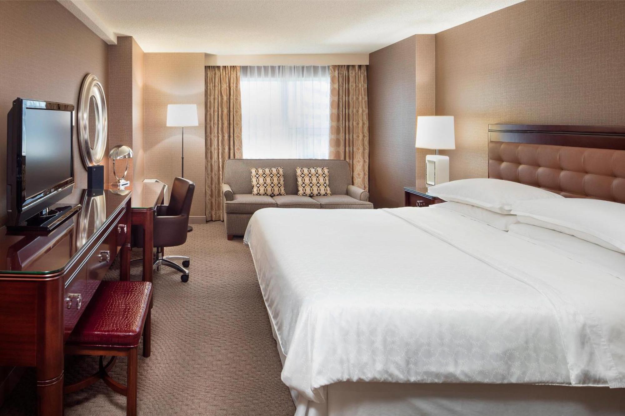 Sheraton Cavalier Calgary Hotel Экстерьер фото