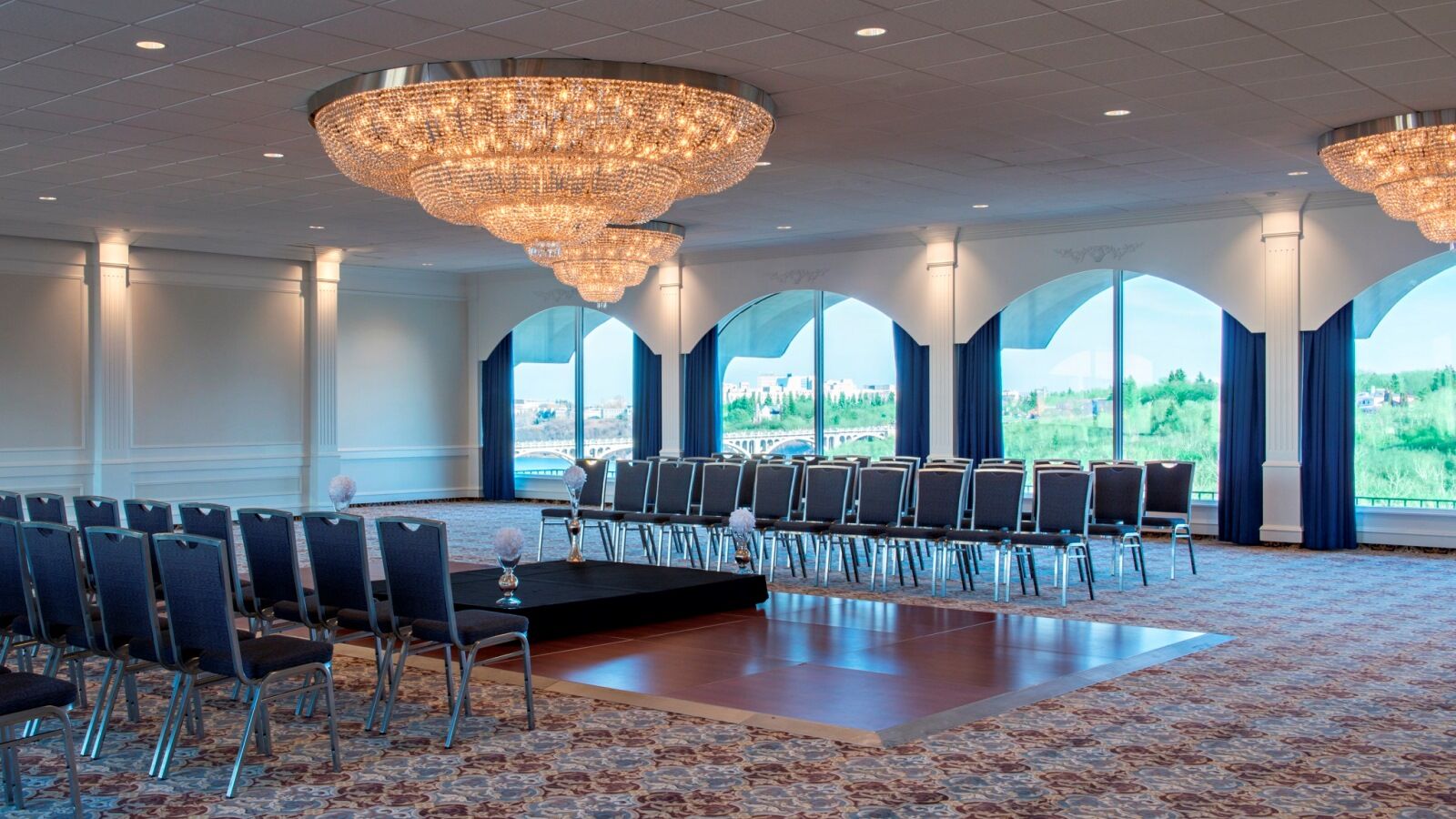 Sheraton Cavalier Calgary Hotel Экстерьер фото